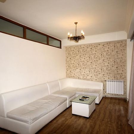 Rent Inn Yerevan On Saryan Street Exterior photo