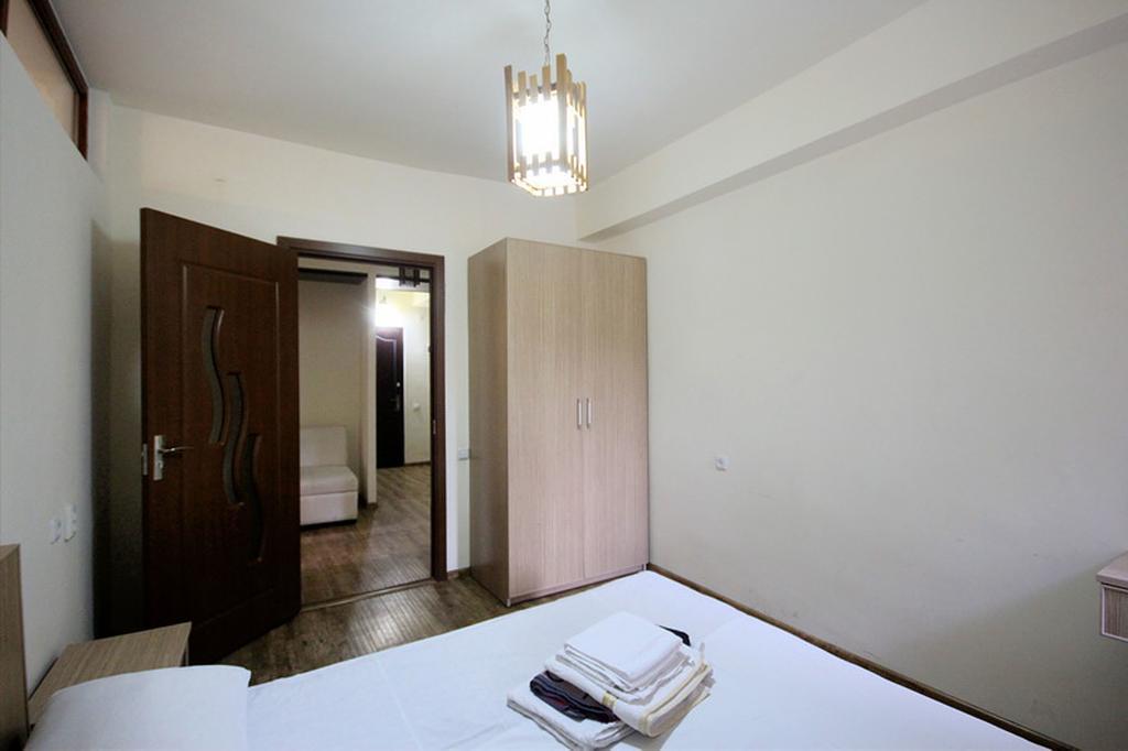 Rent Inn Yerevan On Saryan Street Exterior photo